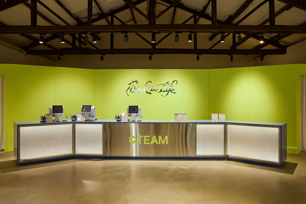 &TEAM ポップアップショップ