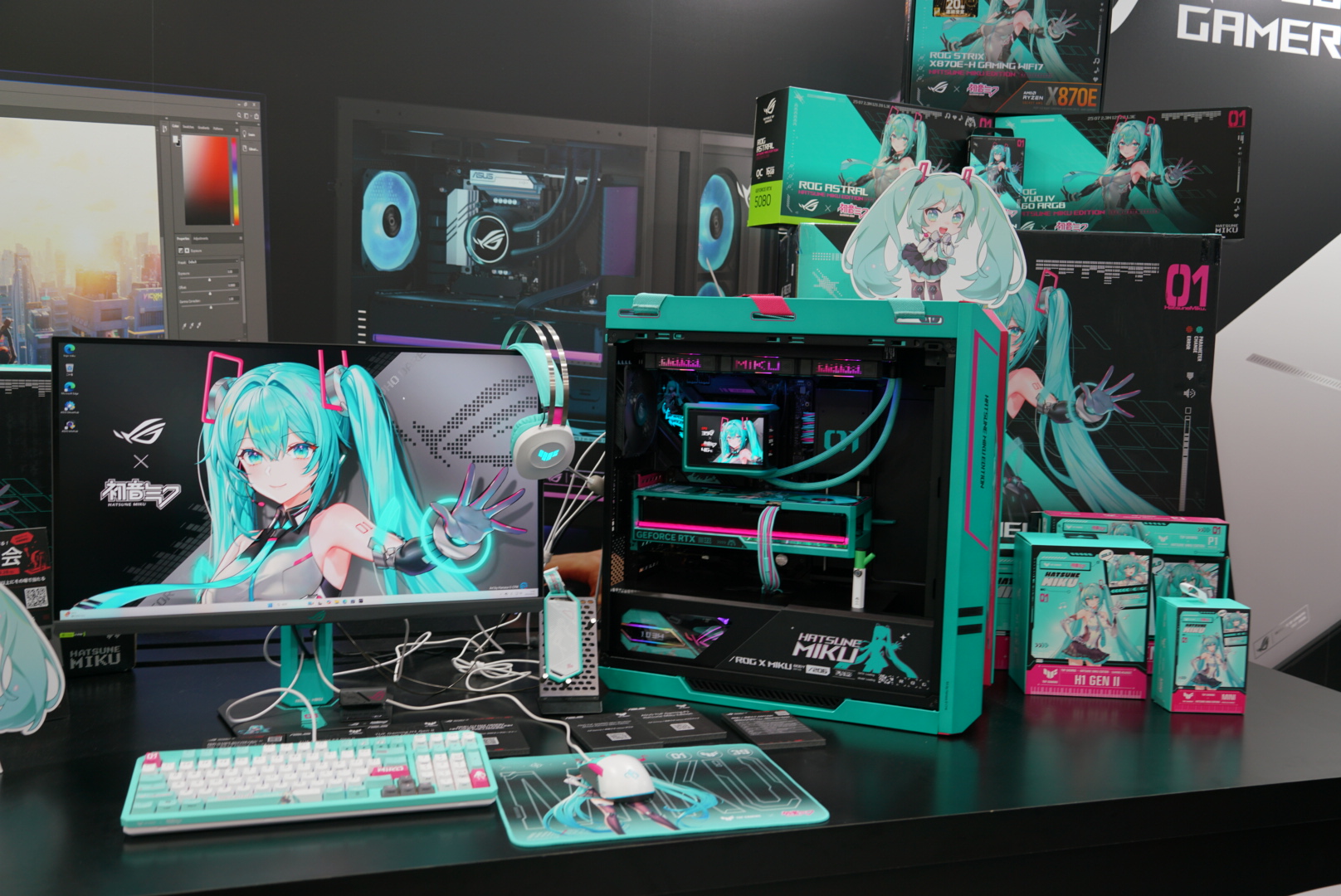 初音ミク色のPC,PC周辺機器
