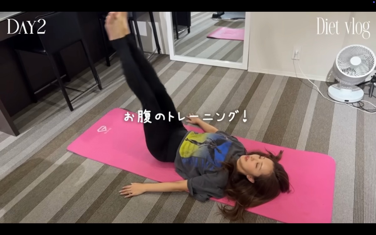 板野友美 公式YouTubeチャンネルより