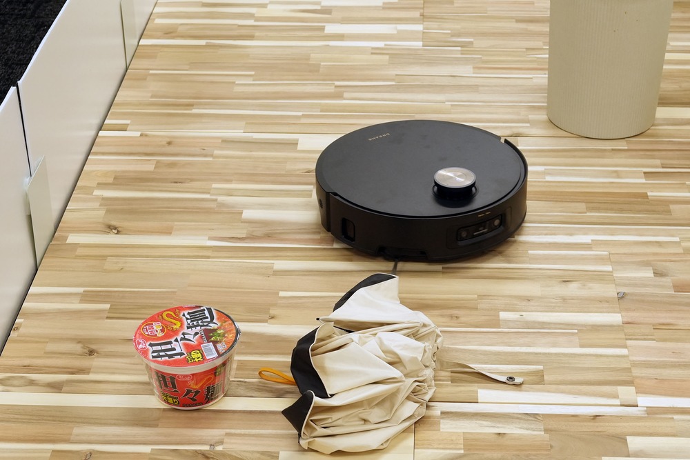 床にものがある状況でも拭ける