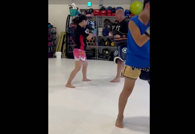 現役女子高生キックボクサー・ことみ