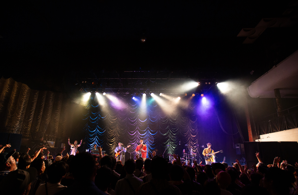 YONA YONA WEEKENDERS（撮影＝Isamu Honma）