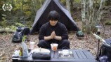 ソロキャンプを楽しむ青木マッチョ