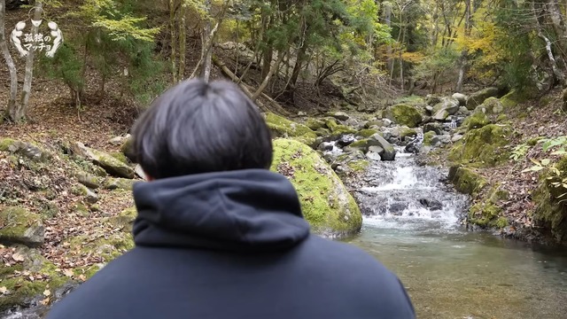 ソロキャンプを楽しむ青木マッチョ