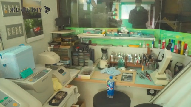 ポレポレが紹介した元眼鏡屋の廃墟ビル