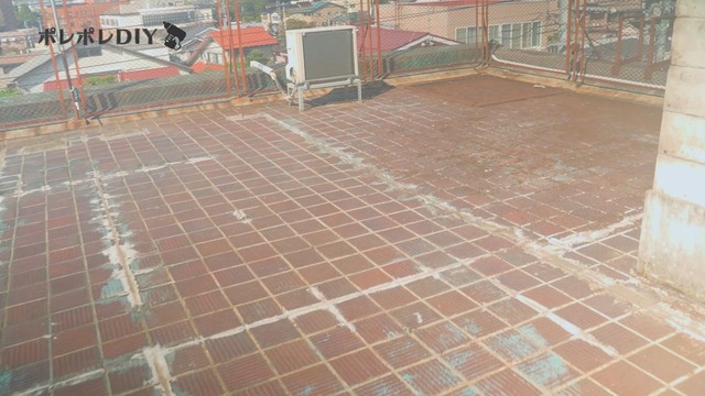 ポレポレが紹介した元眼鏡屋の廃墟ビル