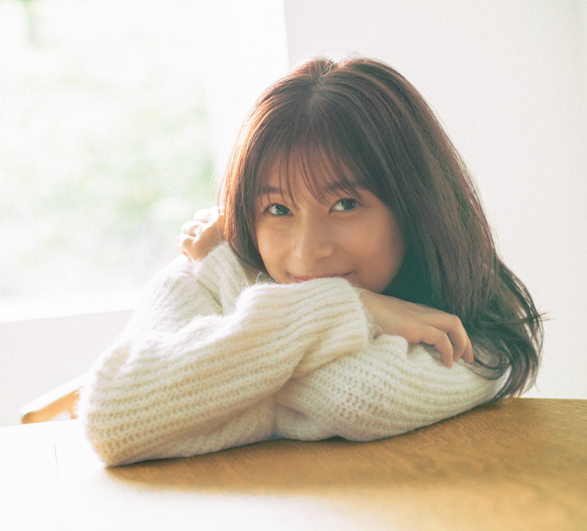 芳根京子が『週刊少年マガジン』表紙に登場の画像