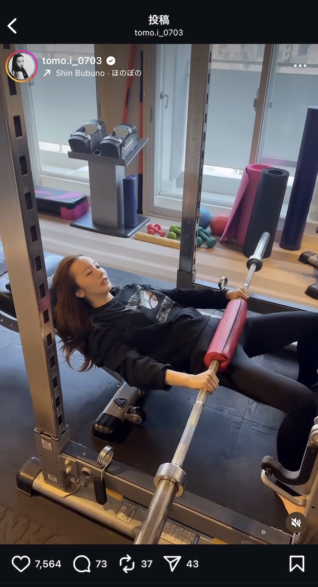 板野友美 公式Instagram