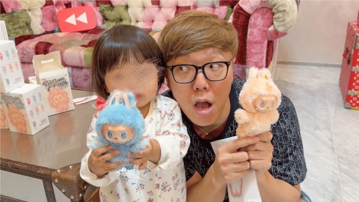 ヒカキン、1歳の長女と「ラブブ」開封
