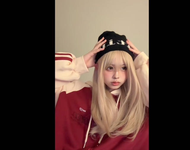 金髪姿の梶原叶渚