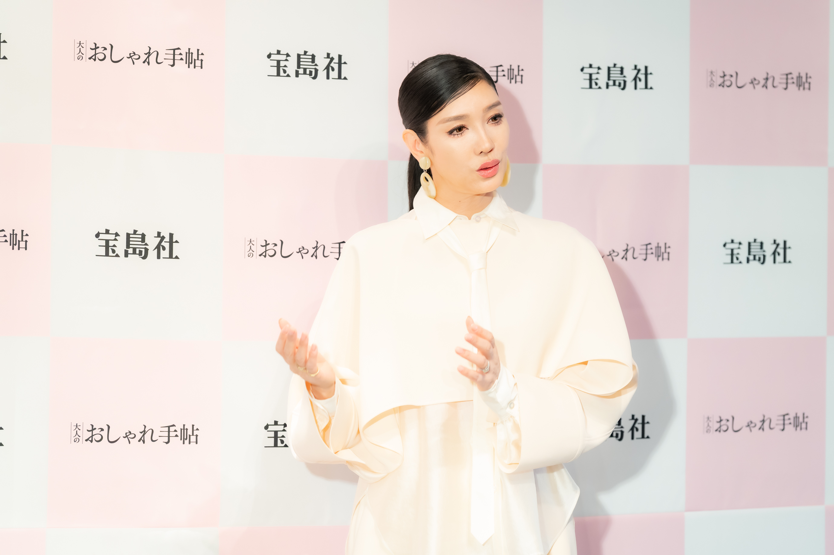 第3回「更年期川柳」授賞式にアンミカ登壇の画像