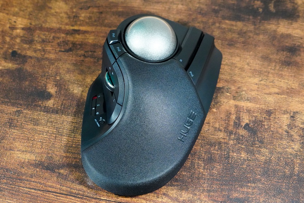 『HUGE PLUS』には10ボタン