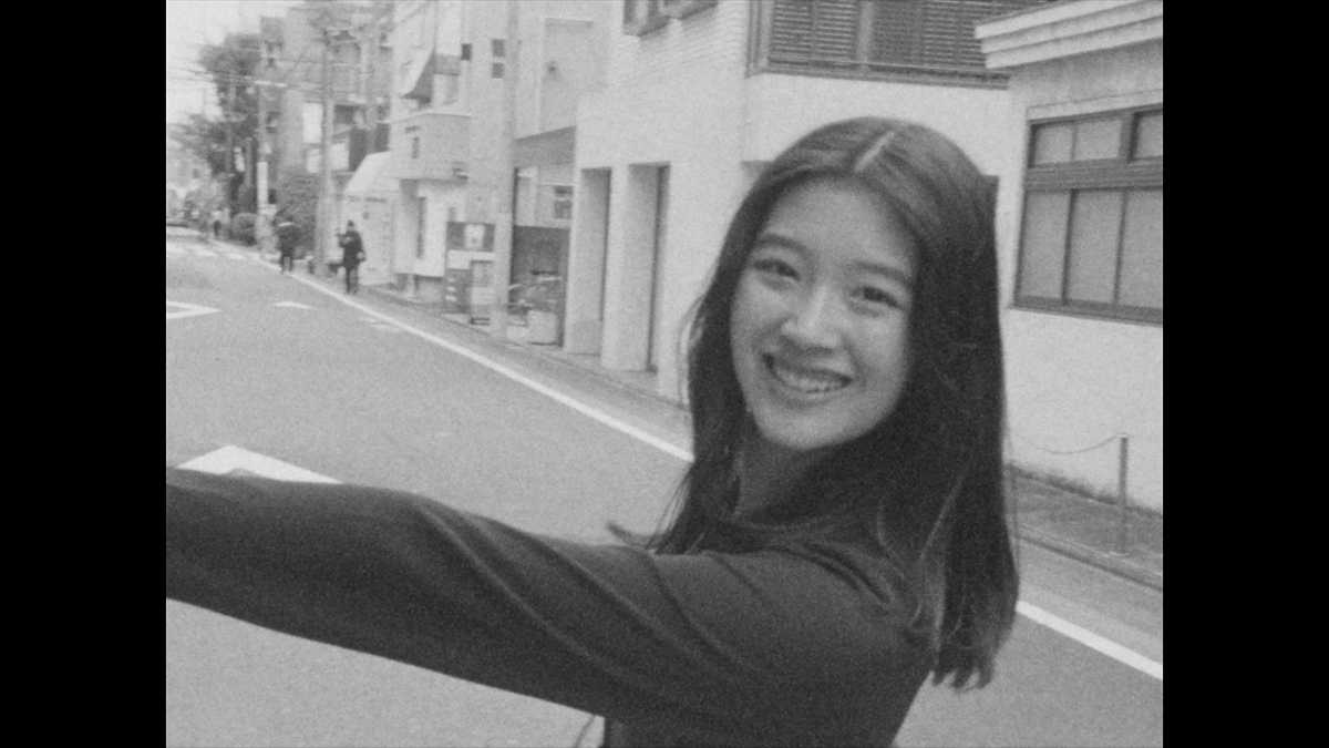 藤原さくら「赤」MVより