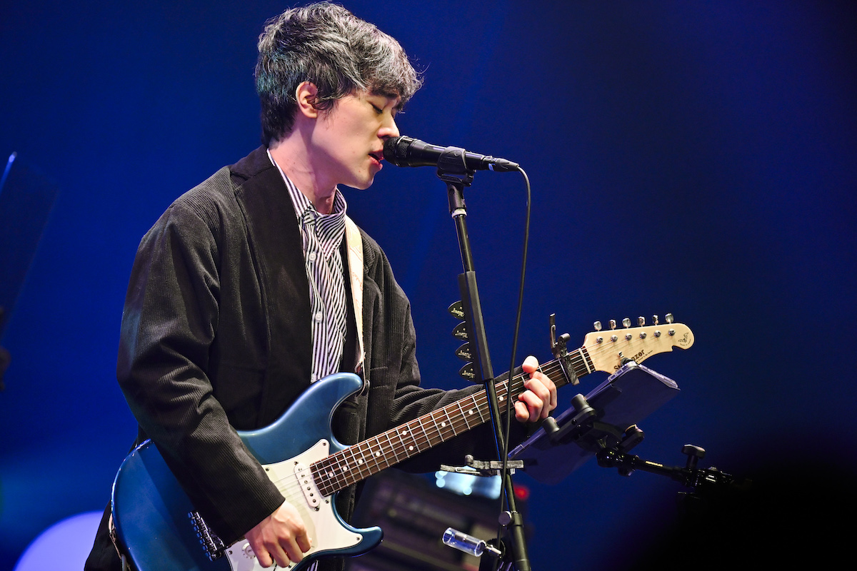 小出祐介（Vo / Gt）（撮影＝AZUSA TAKADA）