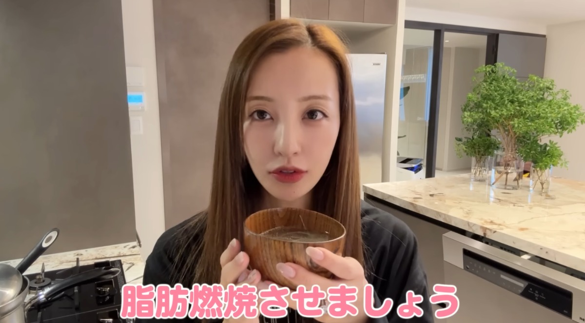 板野友美、体型維持の努力の画像