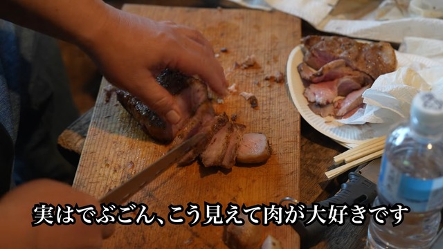 フィッシュパークで釣れたアルビノのニジマス