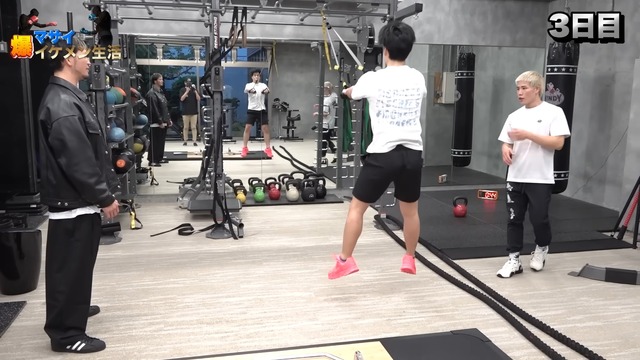 ボクシングトレーニングと水抜きに挑戦するマサイ