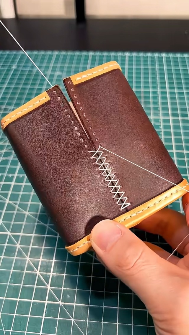 レザークラフト系YouTuberの作品