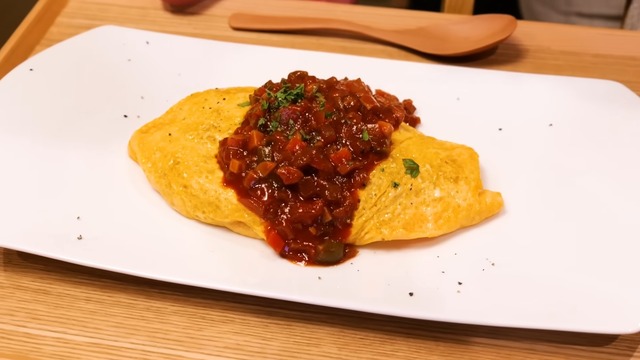立浪部屋の力士が食べる駅弁