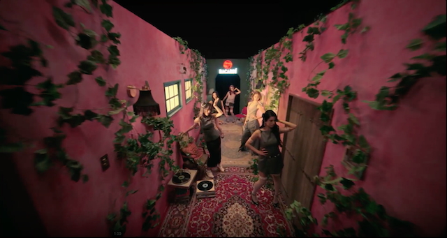 「bordercoaster feat. f5ve, 川谷絵音」MVより