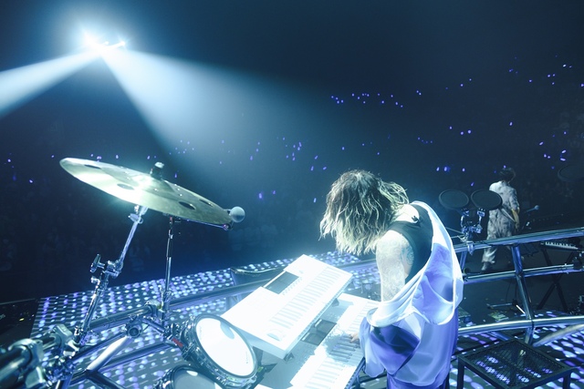 YOASOBI『YOASOBI HALL TOUR 2025 WANDARA』より