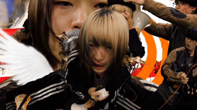 「SUPERSONIC」MVより