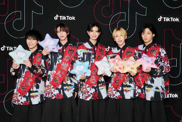 世が世なら!!! TikTok LIVE アイドルデイリーチャート殿堂入り当日の写真