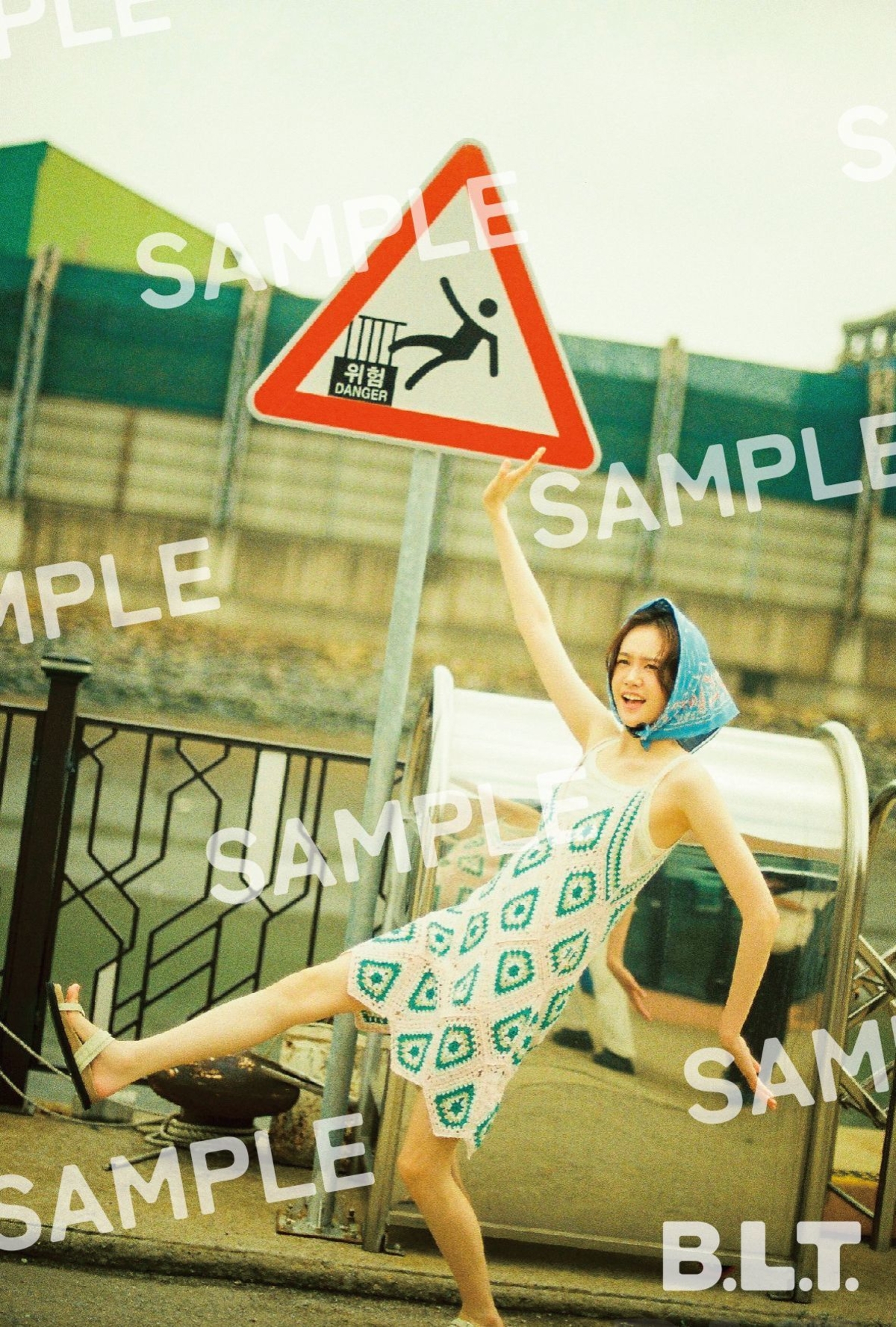 尾碕真花2nd写真集、各カバー表紙発表の画像