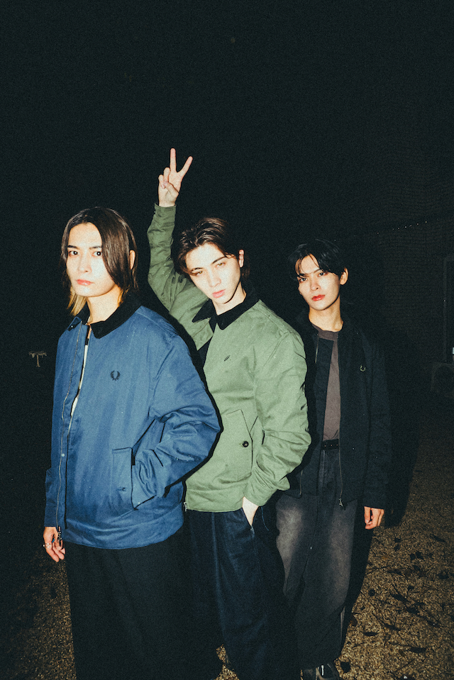 LET ME KNOW ライブ写真