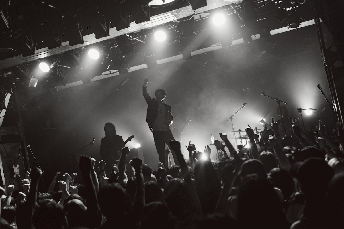 LET ME KNOW ライブ写真