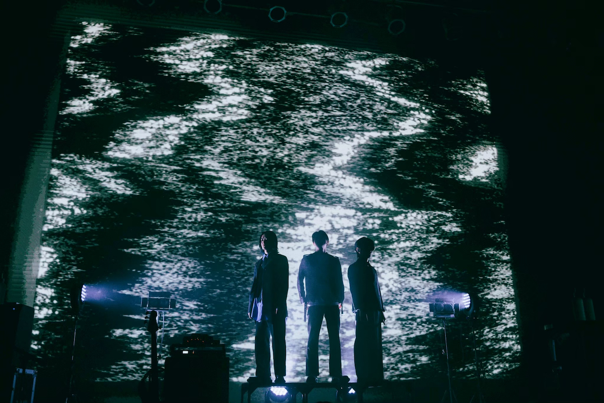 LET ME KNOW ライブ写真