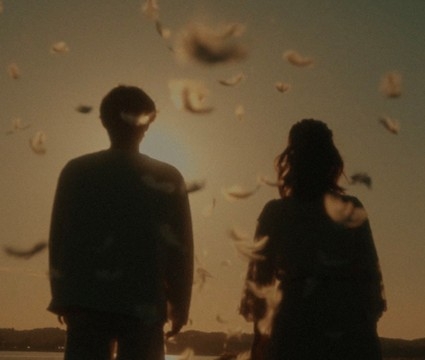 こはる「渡り鳥」MVより