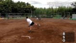 女子中学生の野球チームと対決する斎藤佑樹