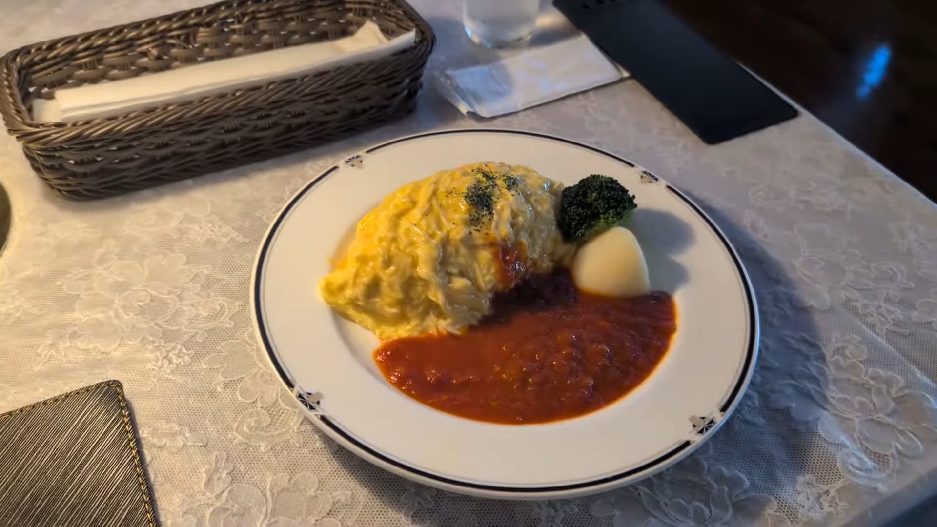 スーツ、鉄道博物館で「座席解説」の画像