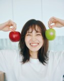 櫻坂46 松田里奈、標識のポーズを真似するの画像