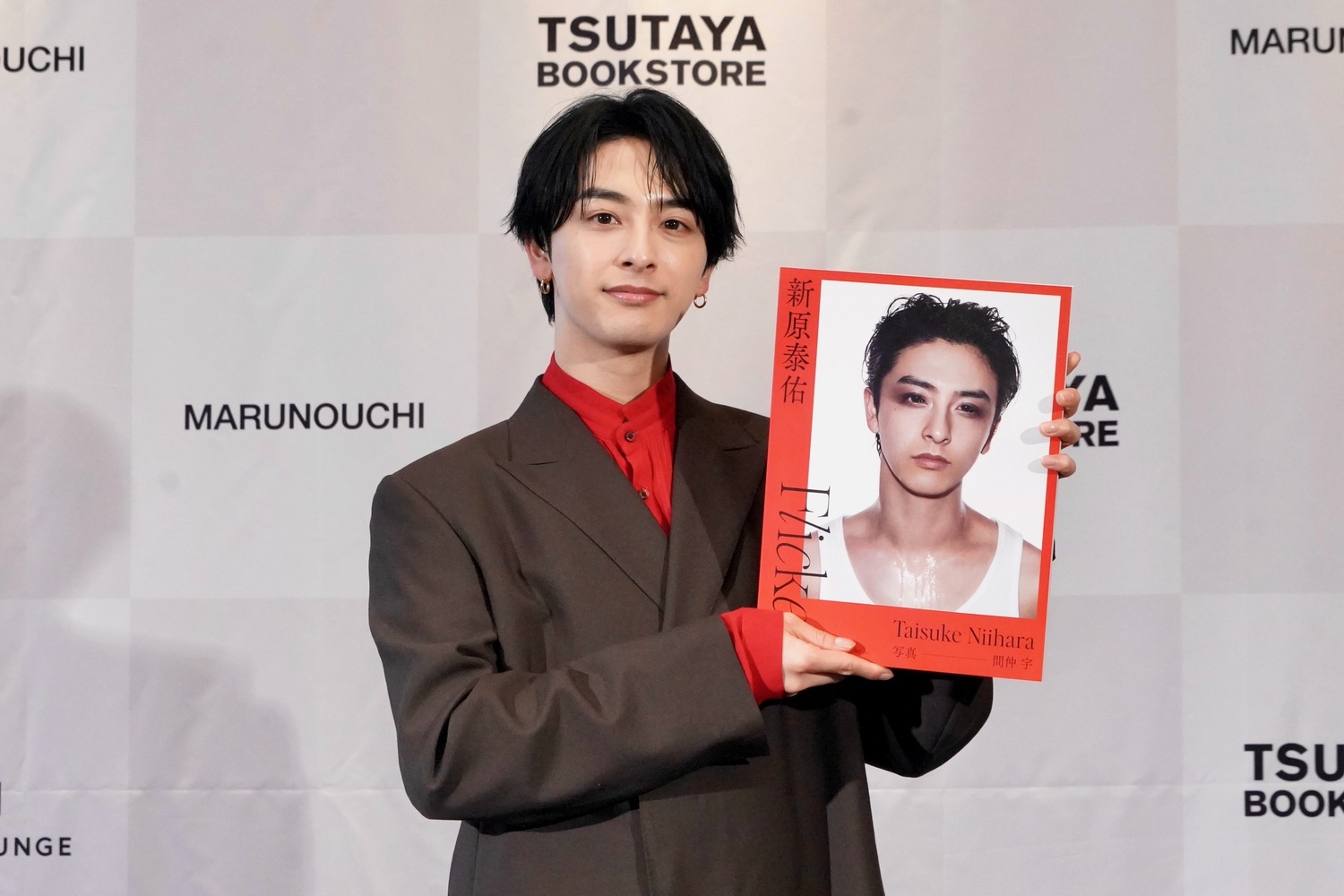 俳優・新原泰佑、初の写真集の手応えを語る