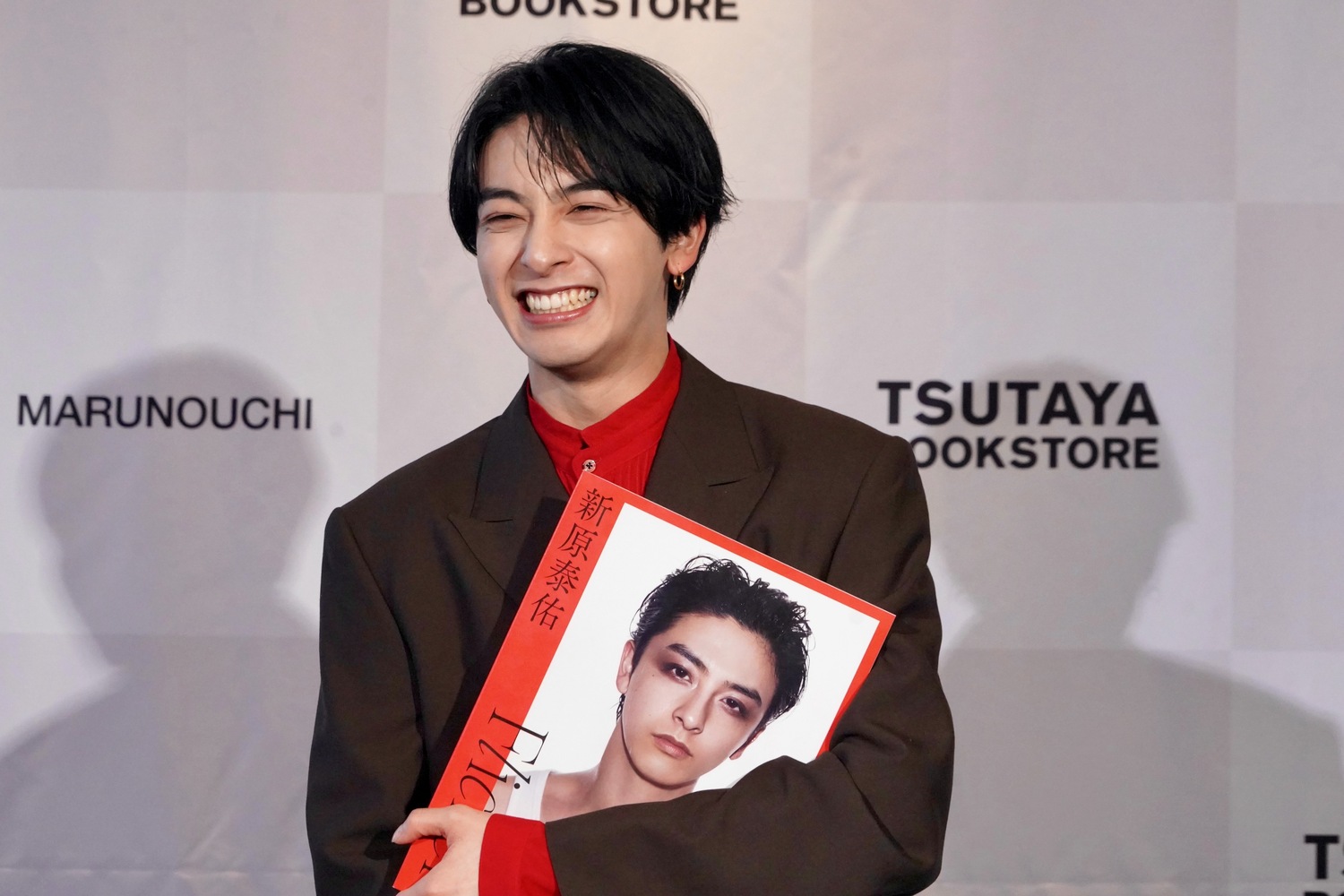 俳優・新原泰佑、初の写真集の手応えを語るの画像