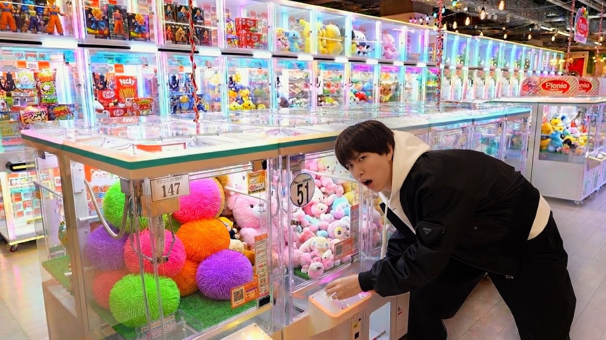 ゲームセンターを貸し切ってクレーンゲームをし続けるはじめしゃちょー