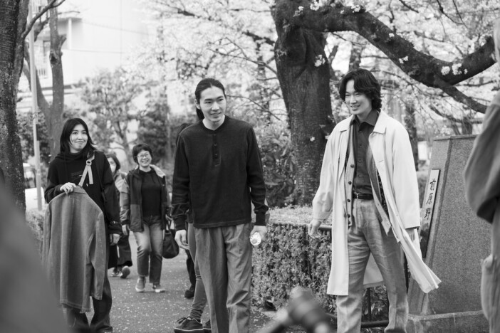 綾野剛、柄本佑との共演は「もうただただ幸せ」 『星と月は天の穴』メイキング写真公開