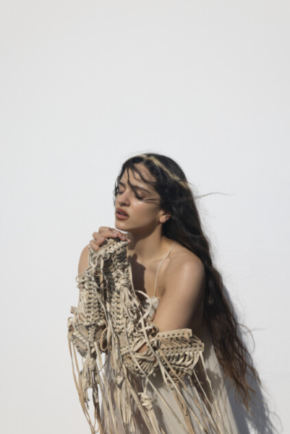 Rosalía、4thフルアルバム『LUX』国内盤CDを発売 日本限定グッズを