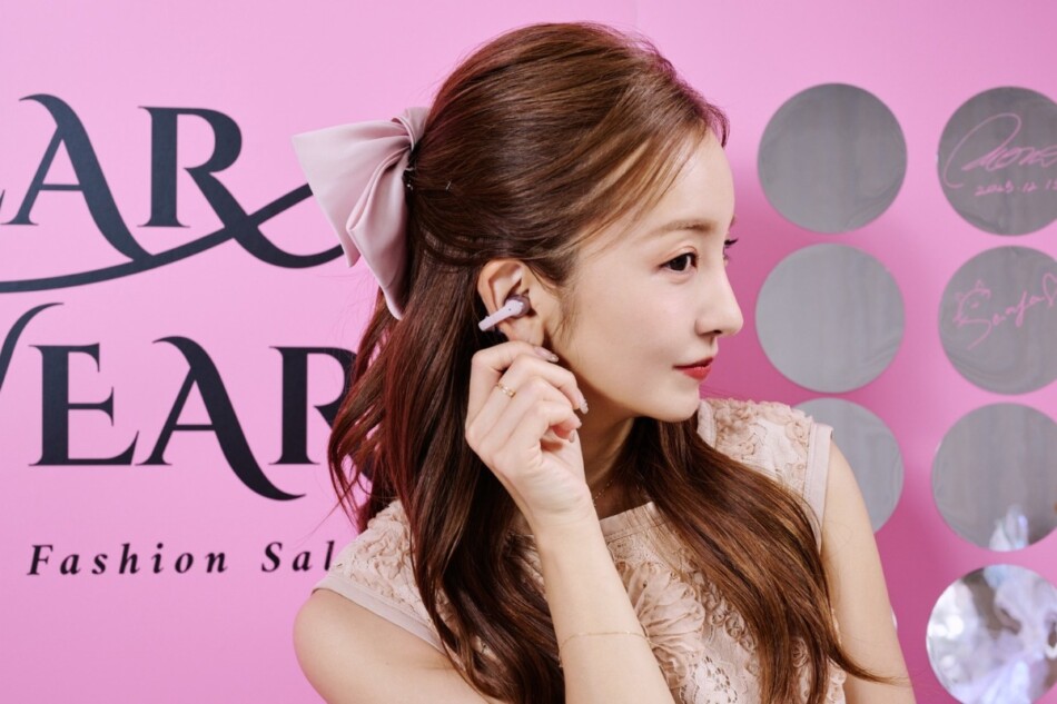 装着した板野友美