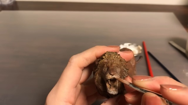 リペイントで大変貌した100円のライオンフィギュア