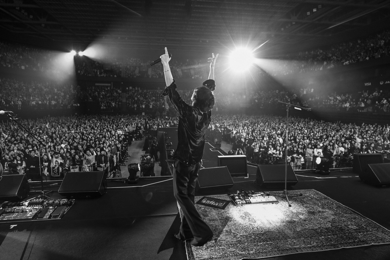 [Alexandros]、歴代ドラマー集結したライブ