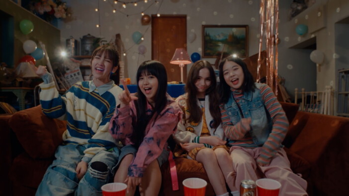 JUICYJUICY、2ndシングル「Bibbidi-Bobbidi-Boo」配信＆MV公開　平成を彷彿とさせるホリデーソング