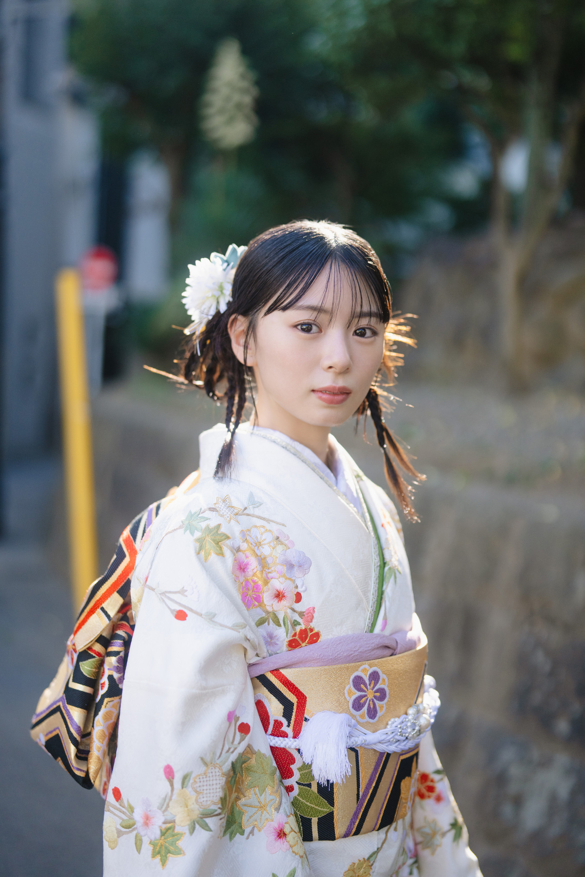 乃木坂46・菅原咲月、着物姿で表紙を飾るの画像