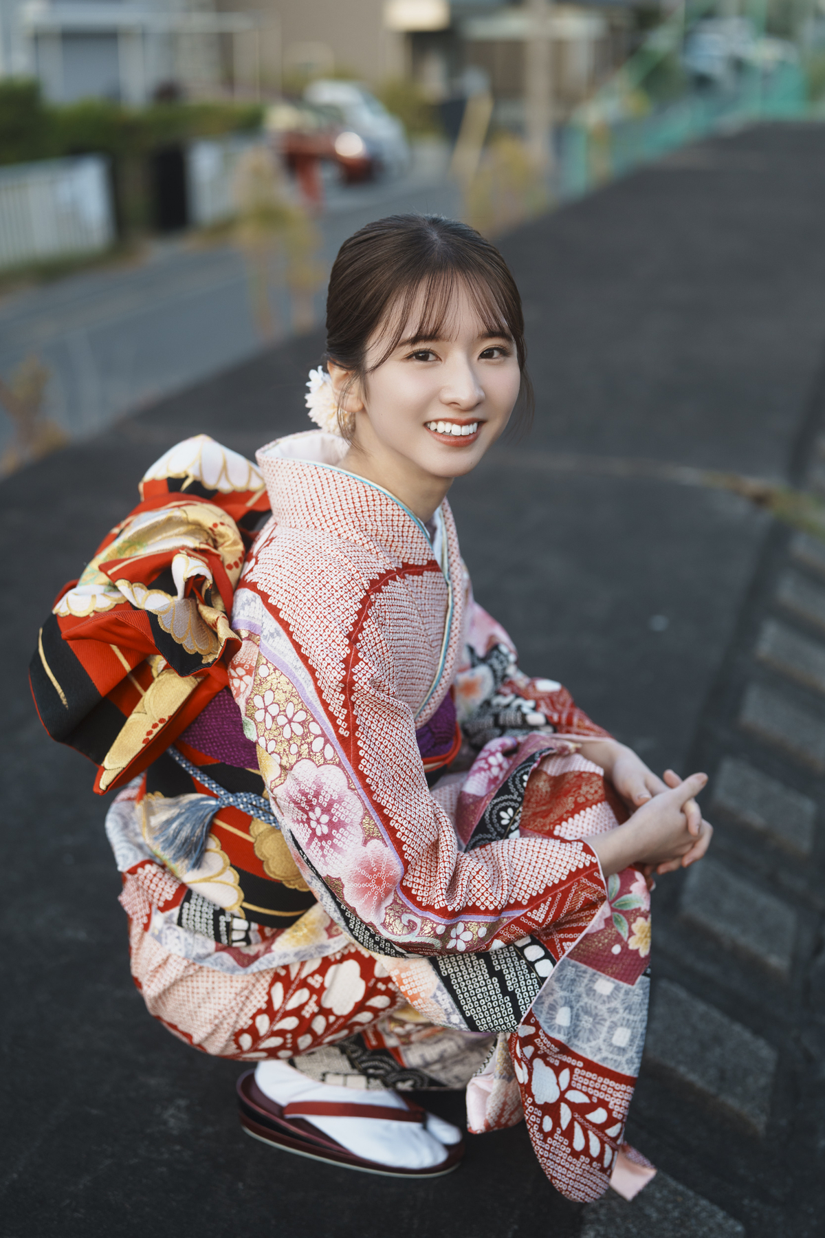 乃木坂46・菅原咲月、着物姿で表紙を飾る