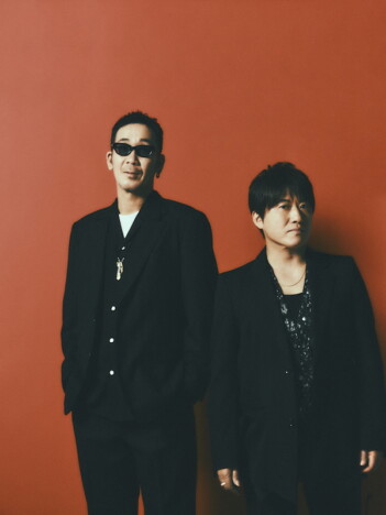 コブクロ、ライブ映像作品のベスト盤『GOLDEN LIVE BEST』リリース　収録曲はファン投票で選出