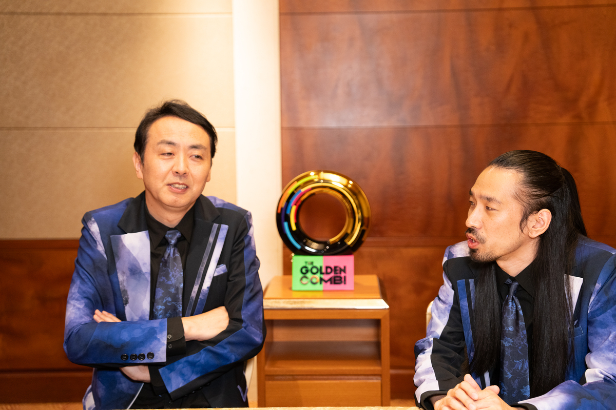 田中卓志(アンガールズ)&川北茂澄(真空ジェシカ) 撮り下ろし写真(撮影=秋倉康介)