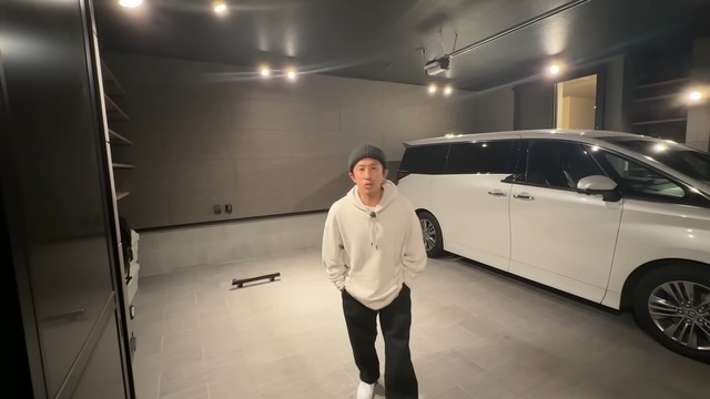 梶原雄太の自宅のガレージ