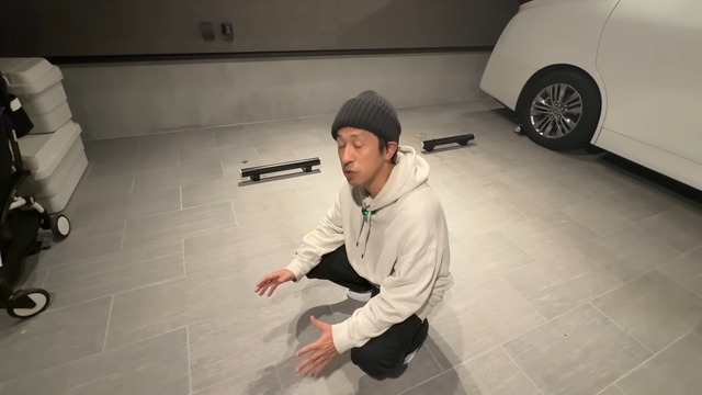 梶原雄太の自宅のガレージ